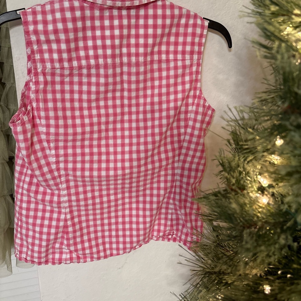 Jones New York Pink Gingham Women’s Button Down Sleeveless Top. - Picture 7 of 9